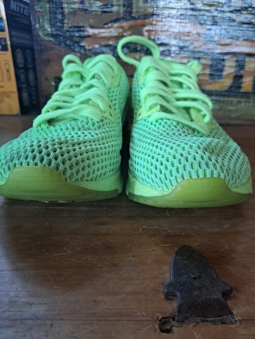 Nike WMNS Air Max 90 Ultra BR Sneakers Women's 7.5 Ghost/Electric Green 725061